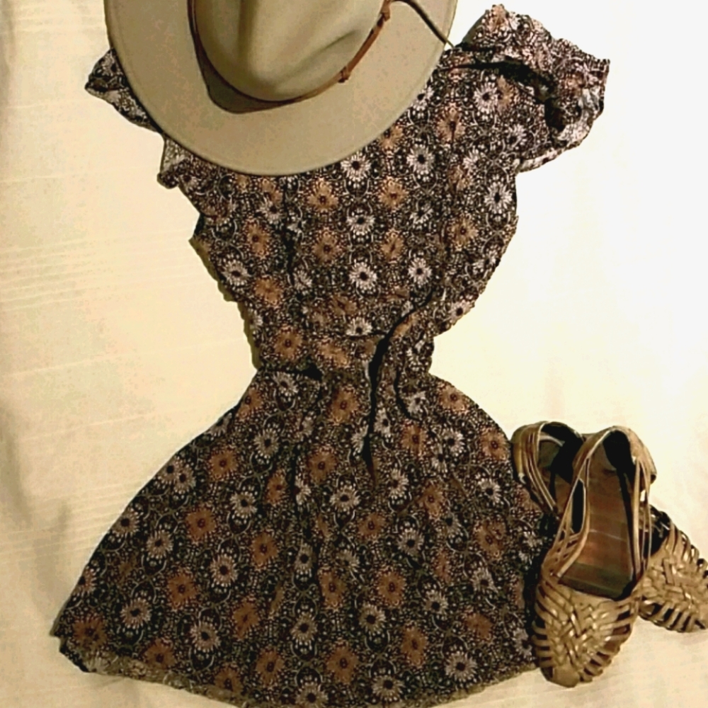 Cute open back vintage floral dress